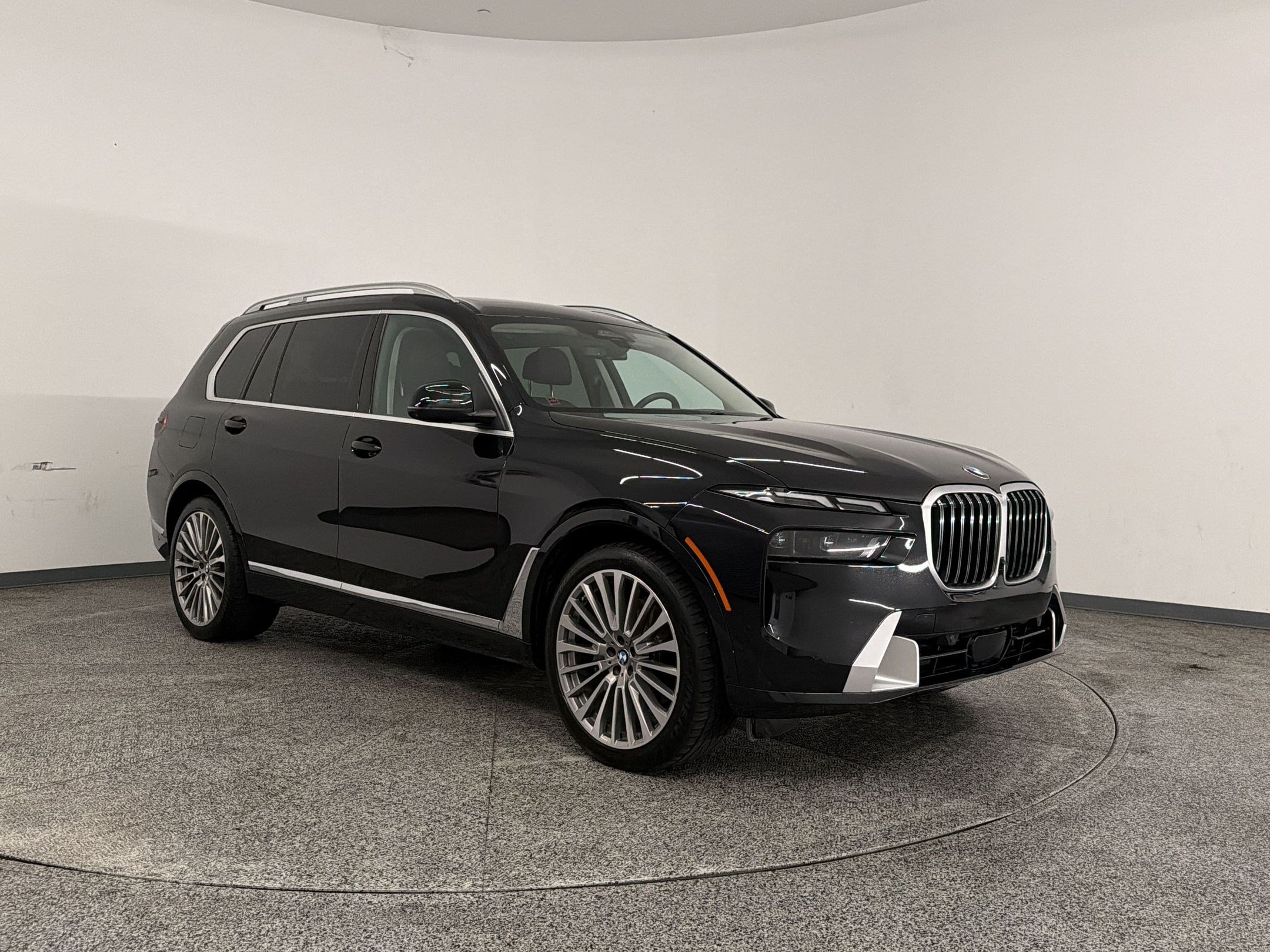Used 2023 BMW X7 xDrive40i w/ Premium Package AWD/4WD image 6