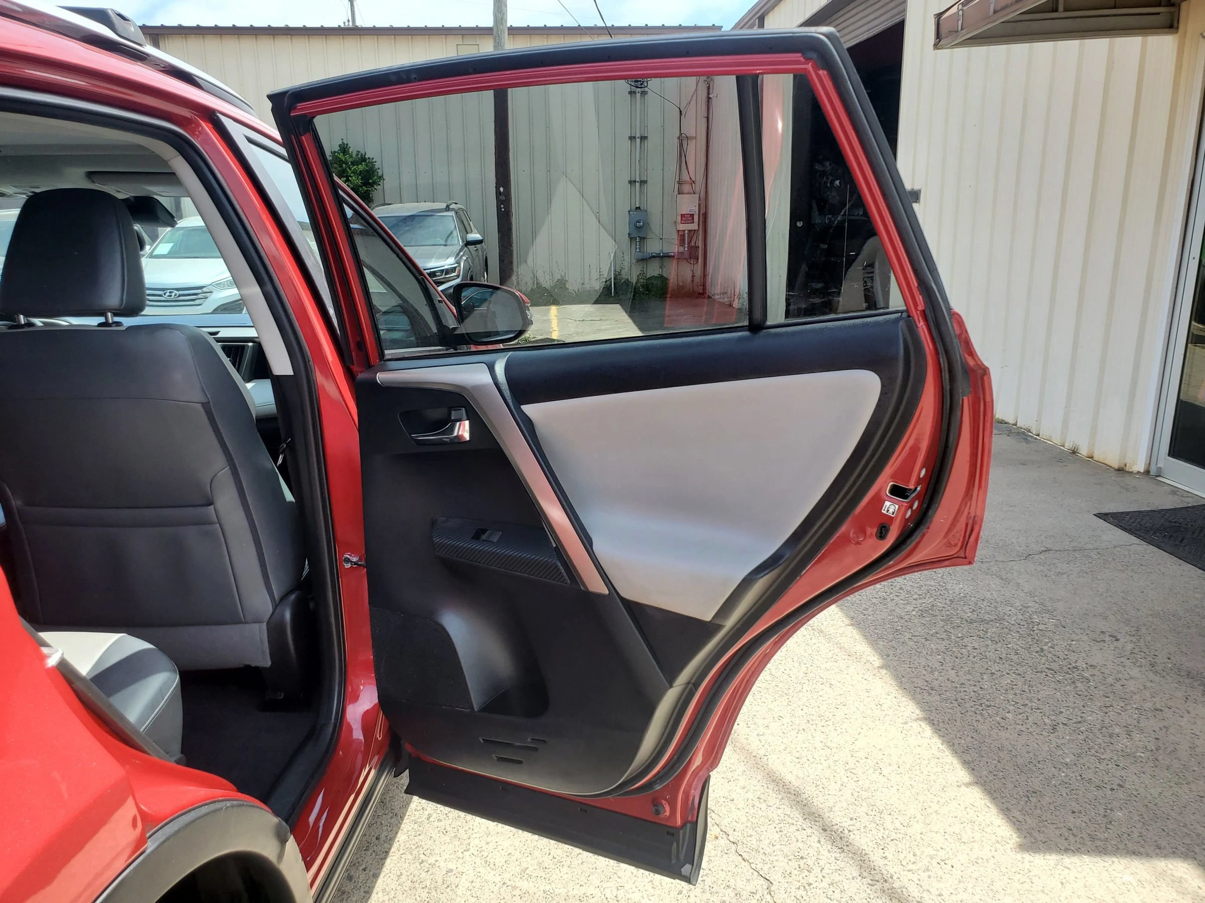 Used 2015 Toyota RAV4 Limited w/ Technology Package FWD image 25
