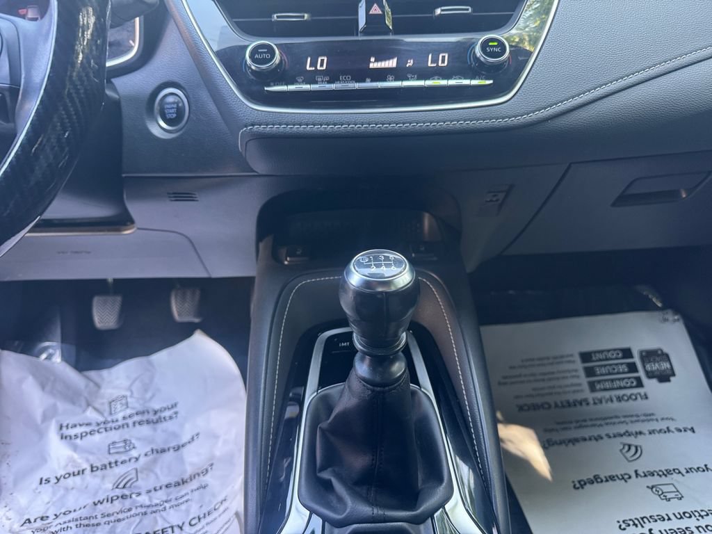 Used 2019 Toyota Corolla XSE FWD image 11