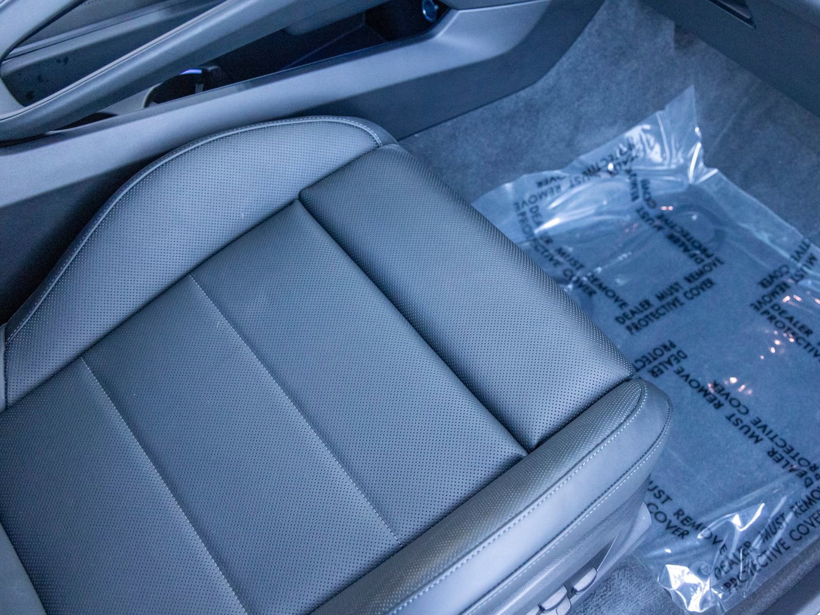 Certified 2025 Porsche Macan Electric RWD image 55