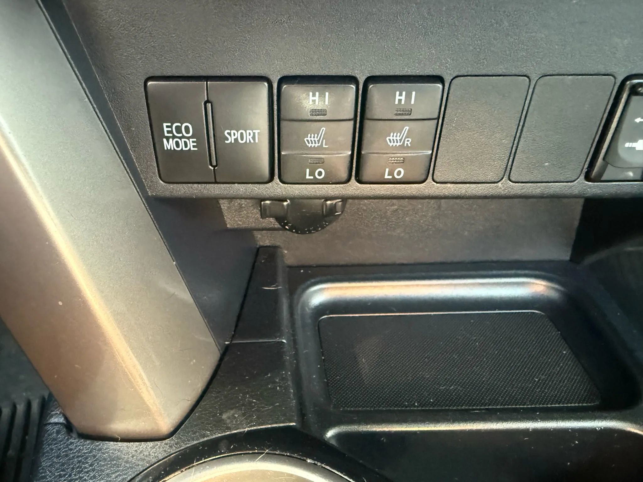 Used 2018 Toyota RAV4 Limited image 22