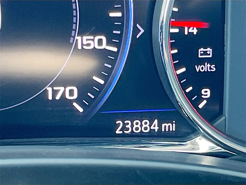 Used 2024 GMC Terrain Denali w/ Denali Premium Package image 12