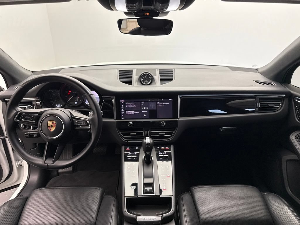 Certified 2024 Porsche Macan AWD/4WD image 26