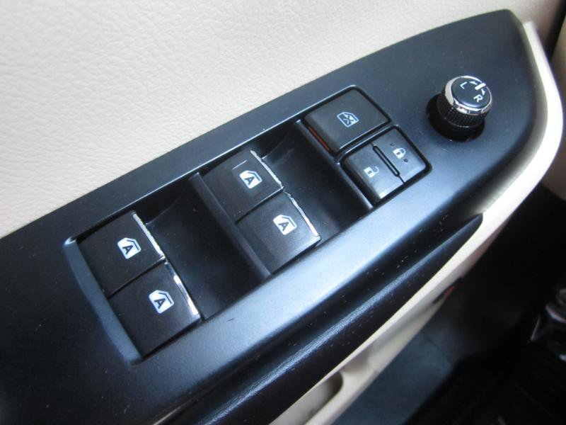 Used 2016 Toyota Highlander Limited Platinum image 25