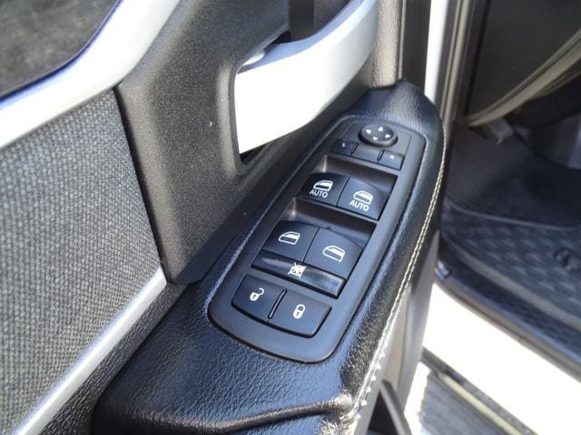 Used 2022 RAM 3500 Big Horn w/ Safety Group B AWD/4WD image 10