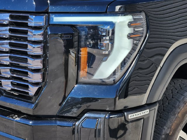 Used 2026 GMC Sierra 2500 Denali Ultimate AWD/4WD image 10