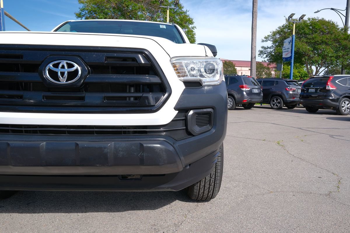 Used 2017 Toyota Tacoma SR RWD image 44