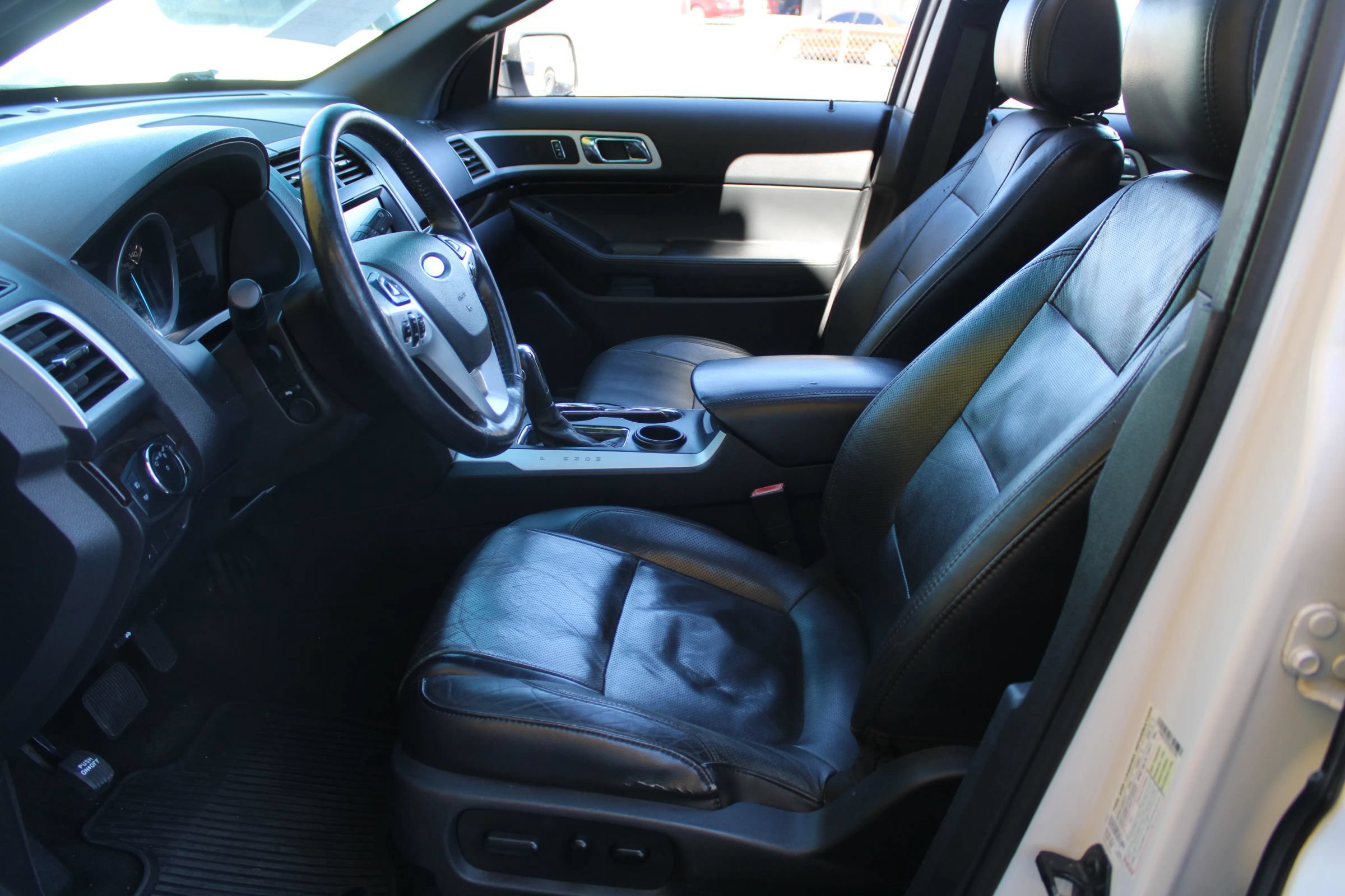 Used 2015 Ford Explorer Limited w/ Equipment Group 301A FWD image 8