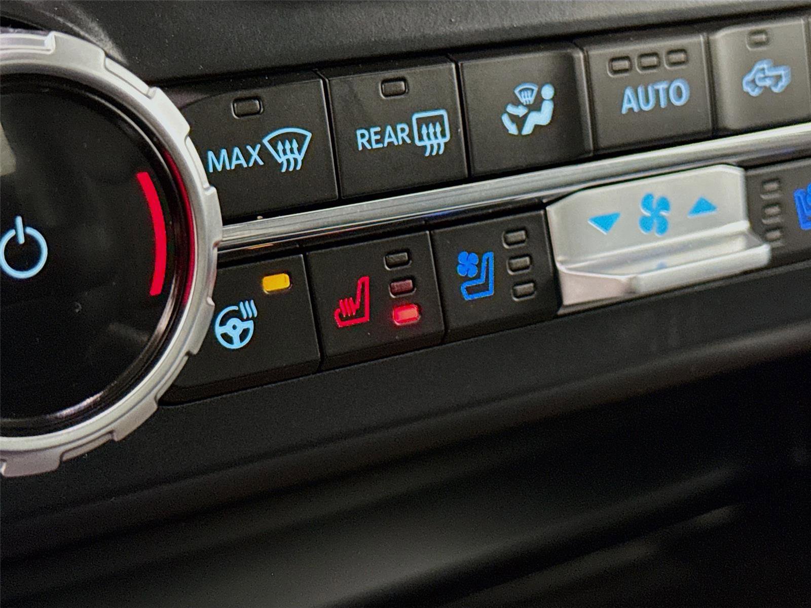 Used 2024 Ford F250 Lariat w/ Chrome Package image 21