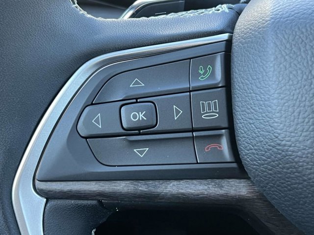 Used 2025 Jeep Grand Cherokee L Limited image 21