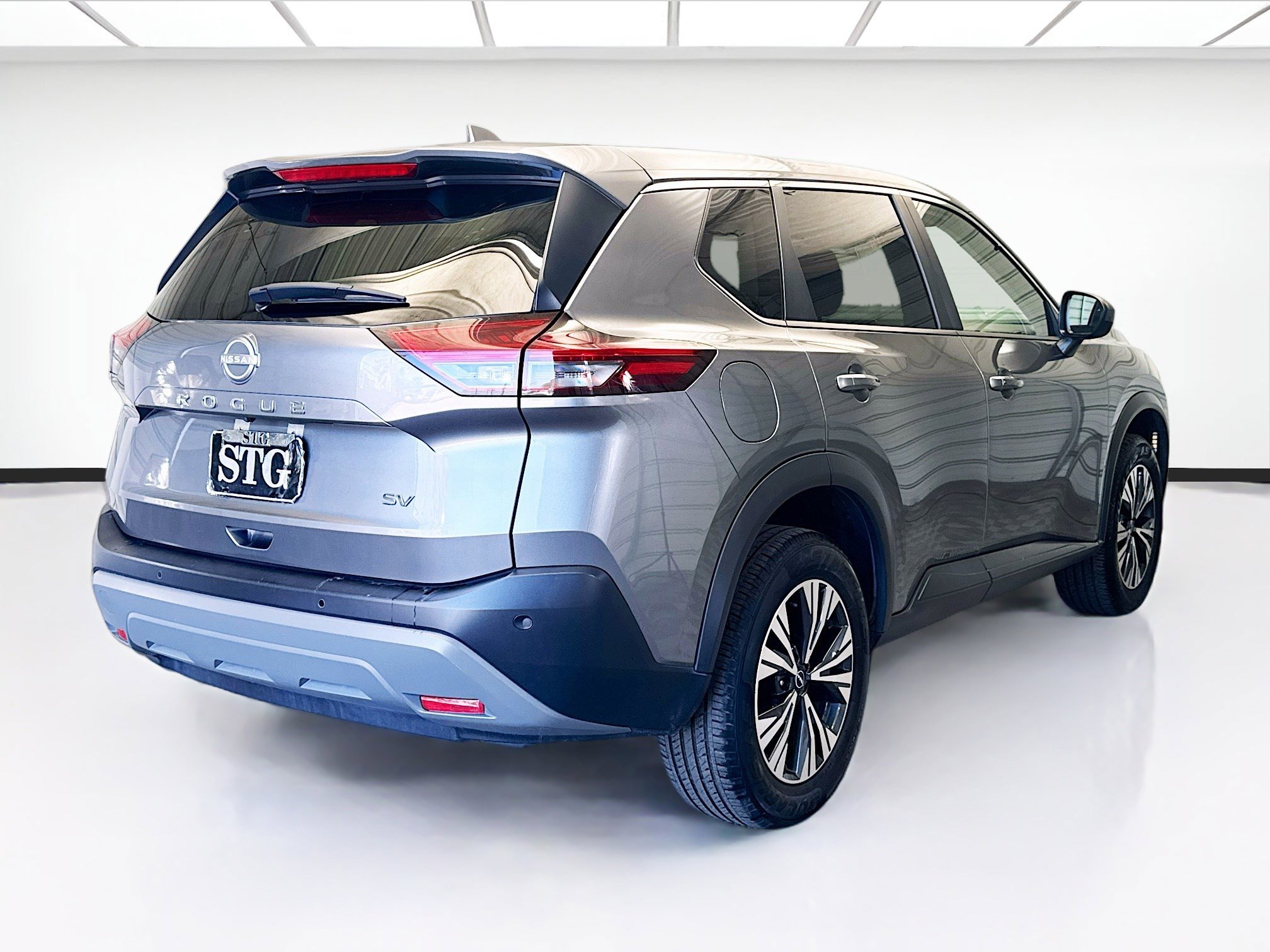 Used 2023 Nissan Rogue SV image 4