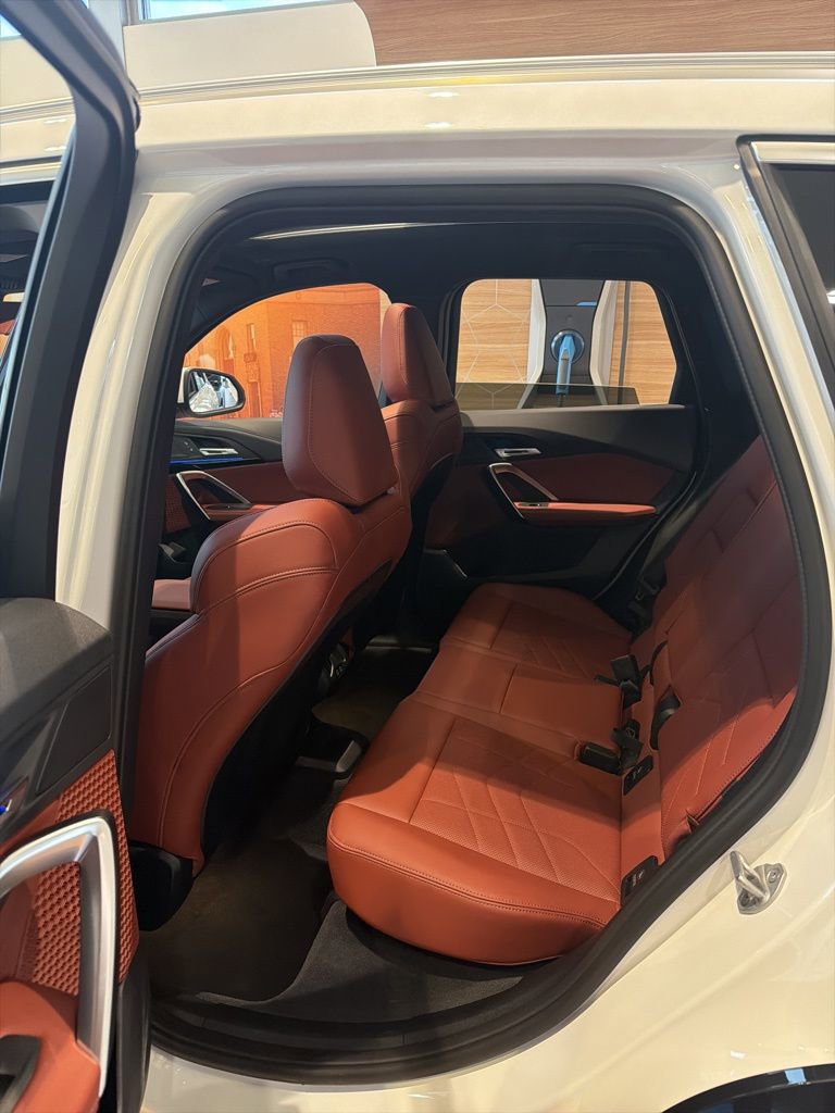 New 2026 BMW X1 xDrive28i w/ Technology Package image 12