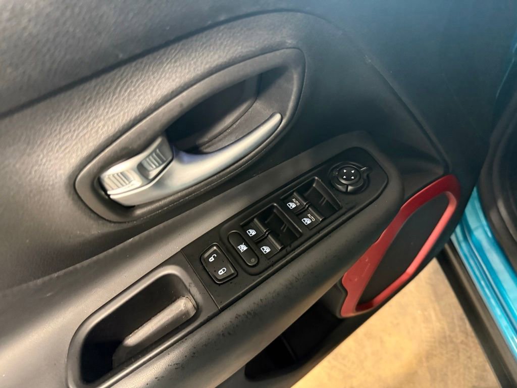 Used 2020 Jeep Renegade Trailhawk w/ Cold Weather Group AWD/4WD image 14