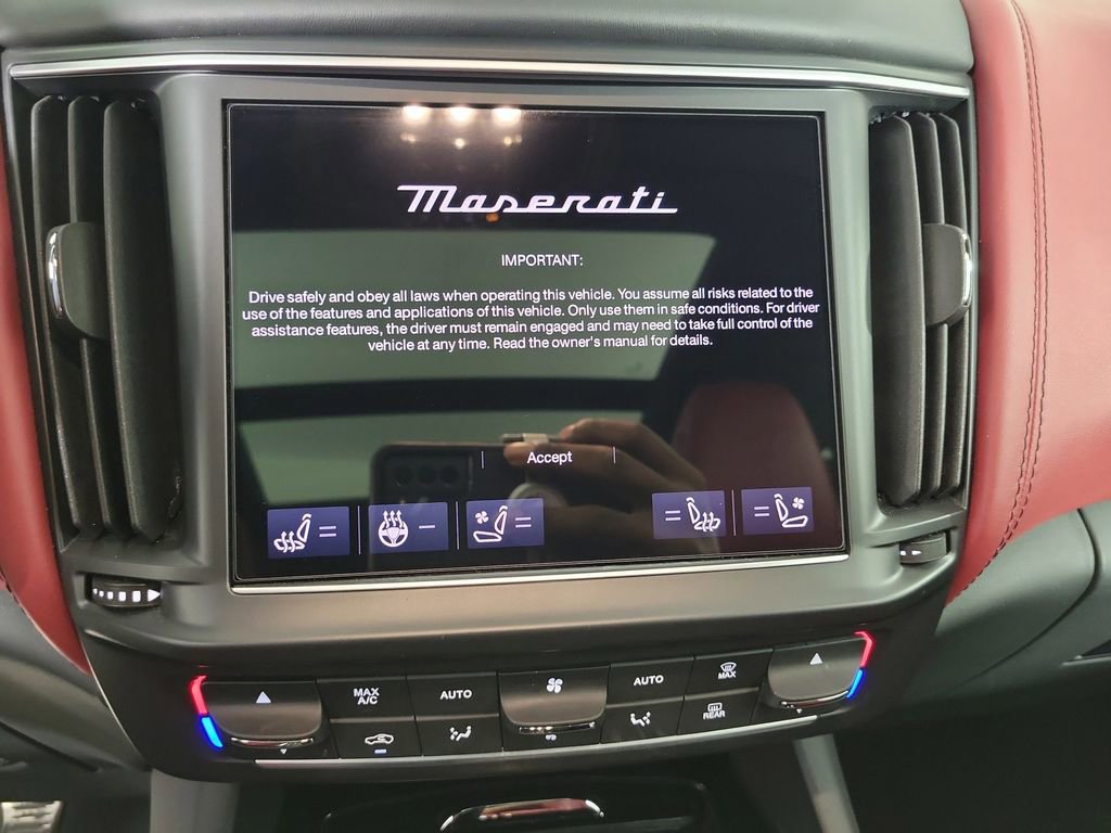 Used 2022 Maserati Levante Modena AWD/4WD image 23