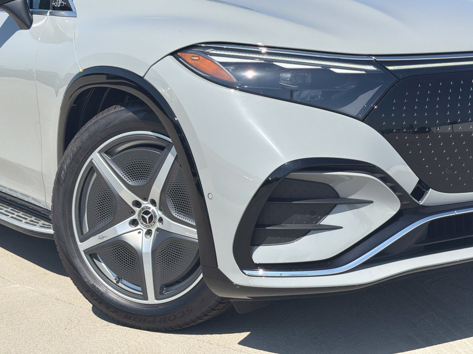 New 2027 Mercedes-Benz EQS 400 4MATIC SUV image 4