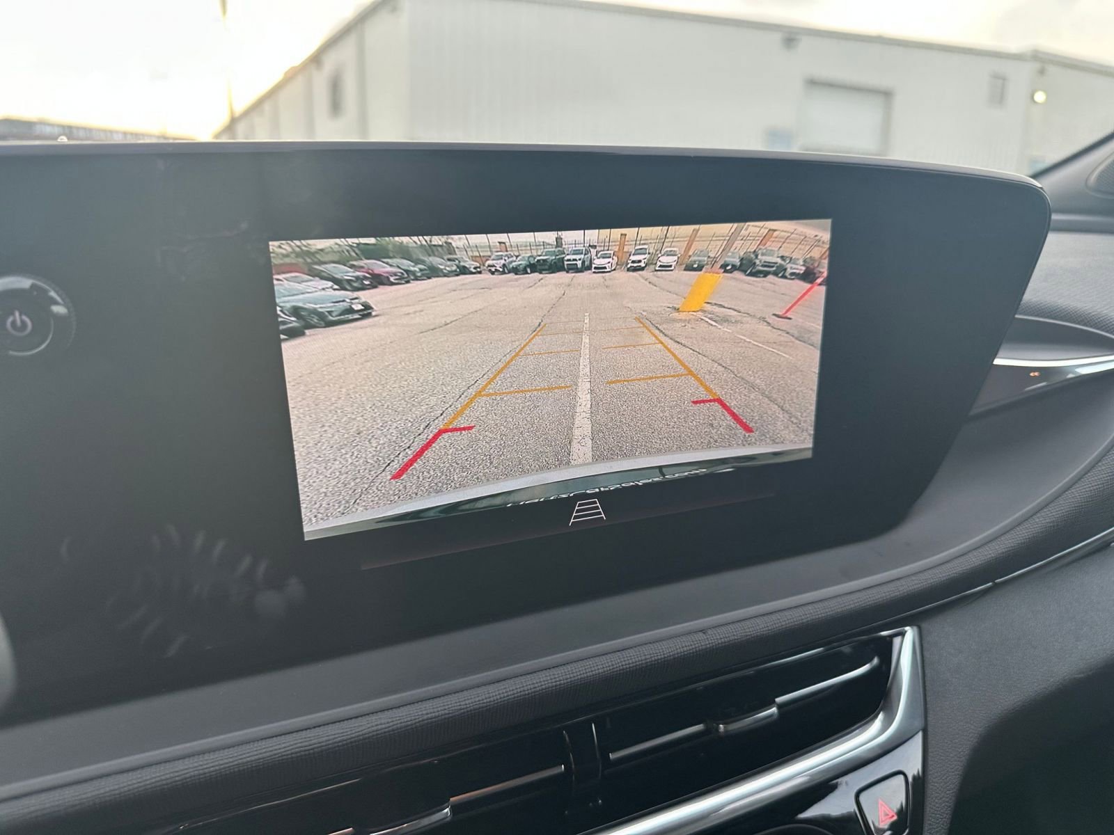 Used 2025 Buick Envista Sport Touring image 17