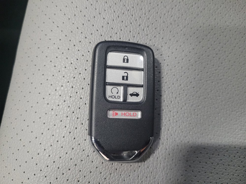 Used 2017 Honda Accord EX-L image 32