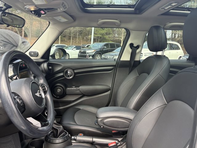 Used 2016 MINI Cooper 4-Door Hardtop image 11