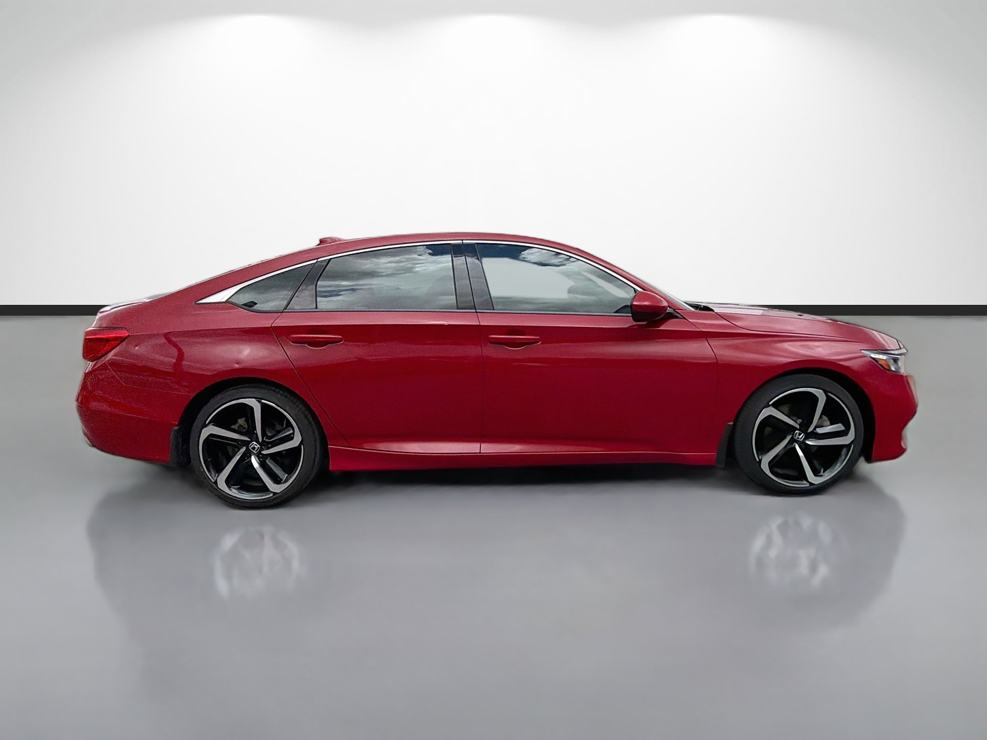 Used 2019 Honda Accord Sport image 2