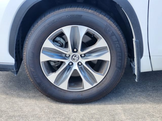 Certified 2026 Toyota Highlander XLE AWD/4WD image 10