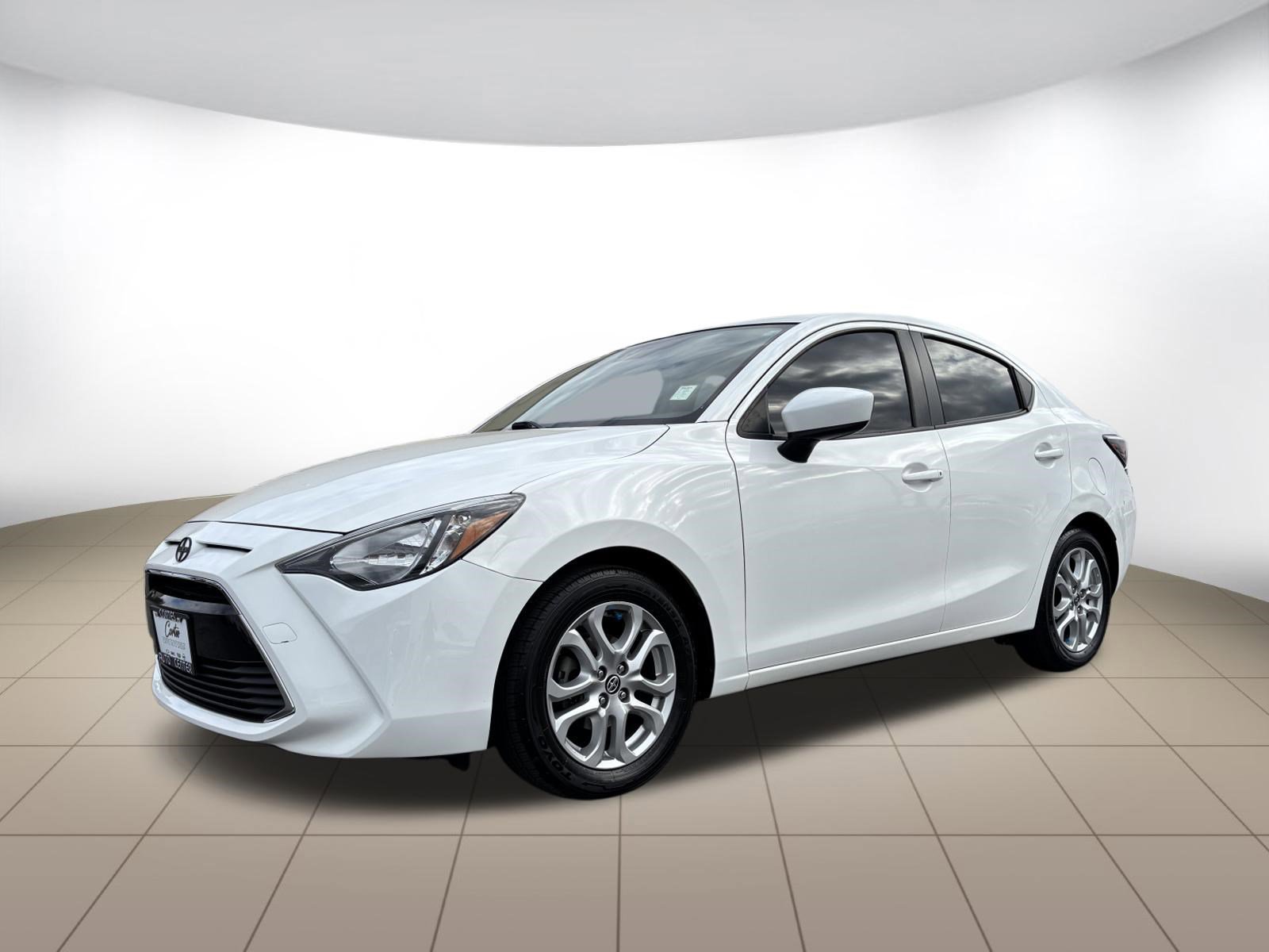 Used 2016 Scion iA FWD image 3