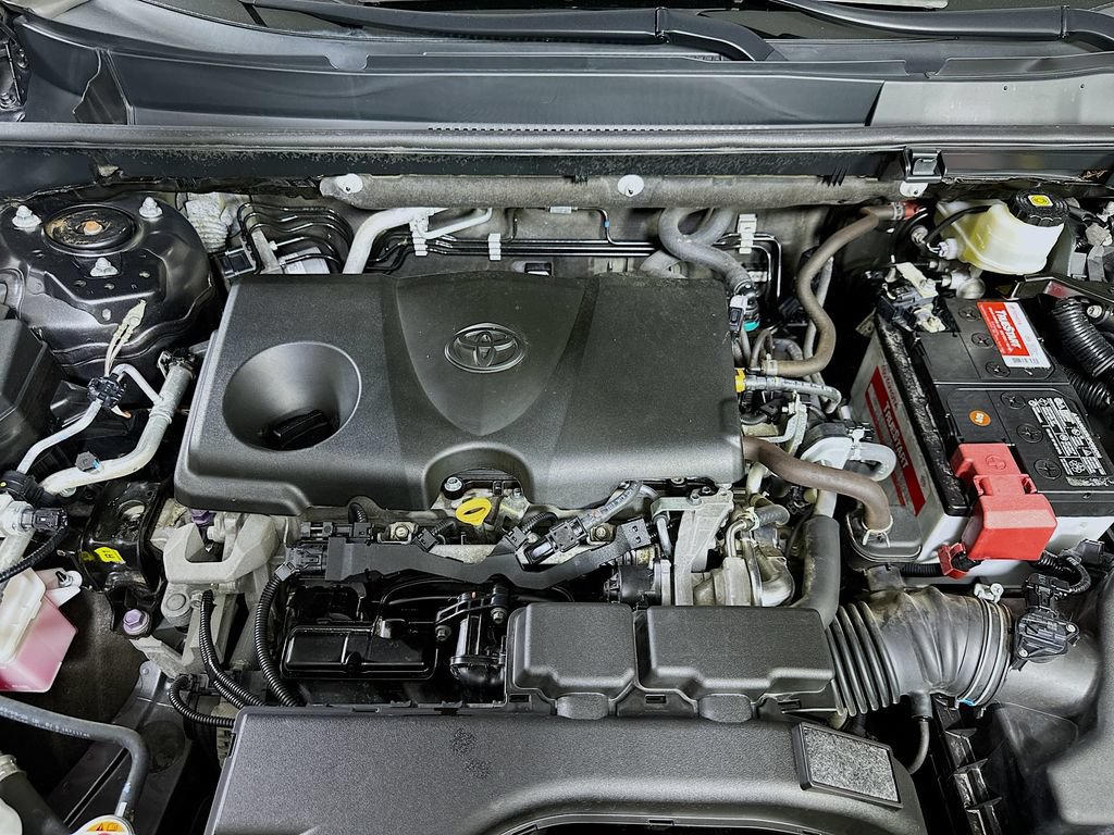 Used 2021 Toyota RAV4 XLE FWD image 9