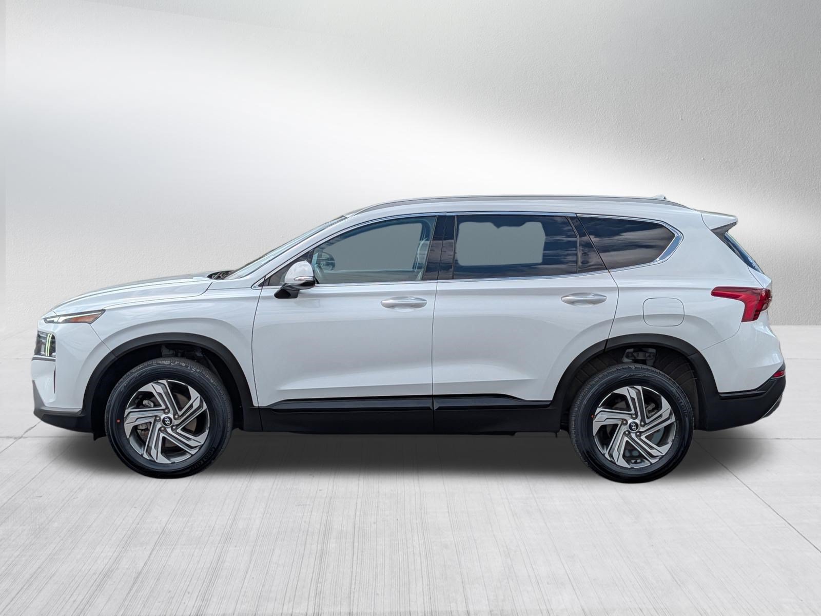 Used 2023 Hyundai Santa Fe SEL w/ Cargo Package AWD/4WD image 4