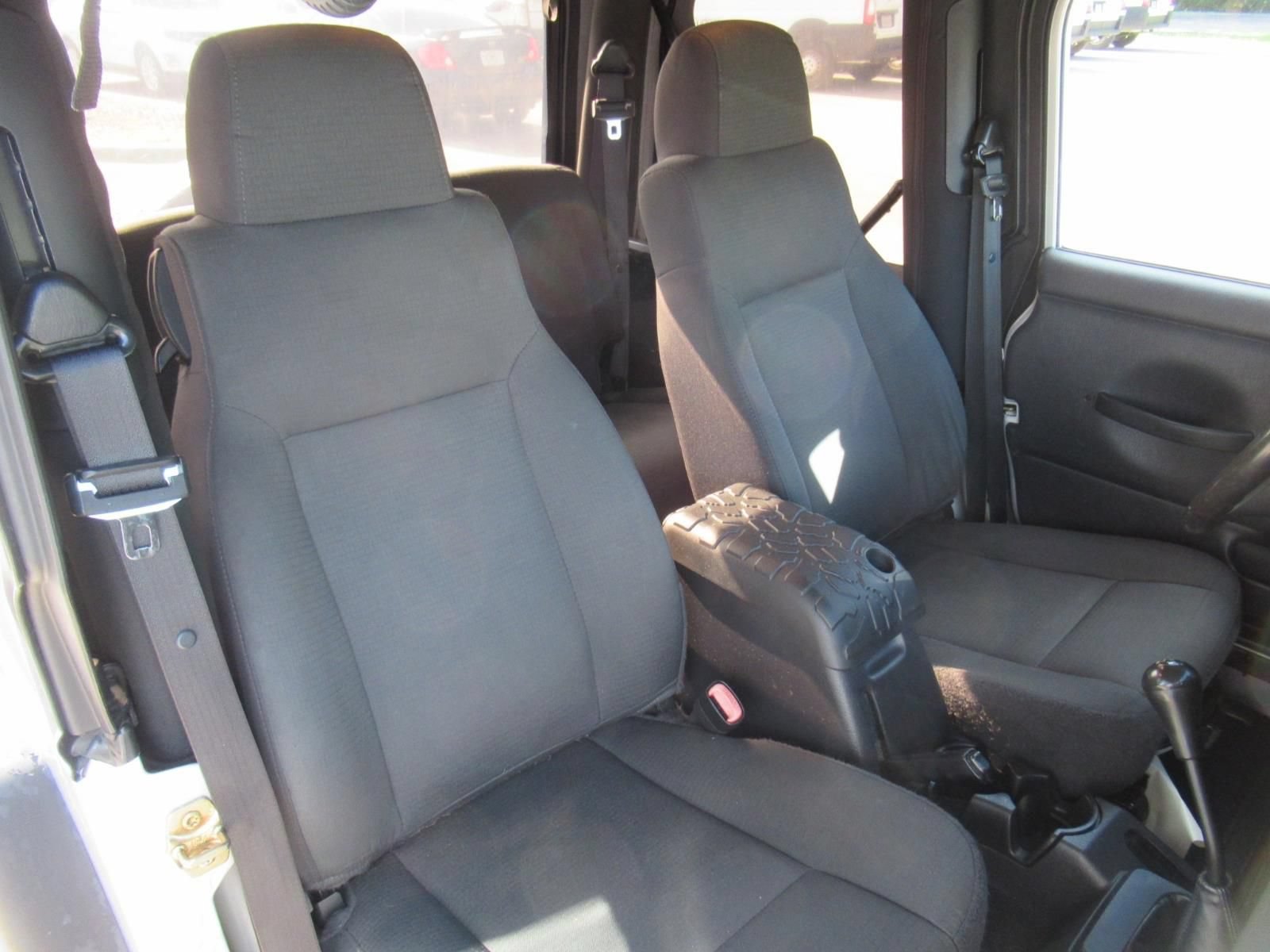 Used 2006 Jeep Wrangler Sport w/ 30" Tire & Wheel Group AWD/4WD image 10