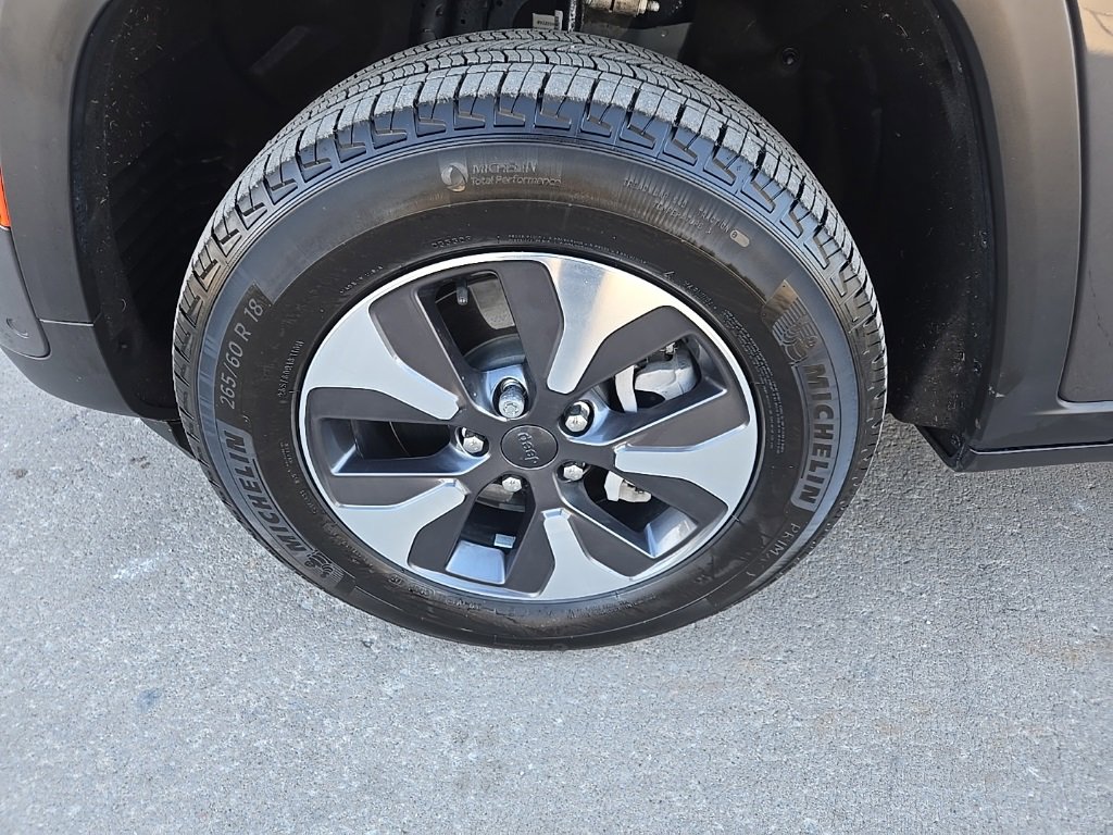 Used 2022 Jeep Grand Cherokee Limited 4xe w/ Luxury Tech Group II image 27