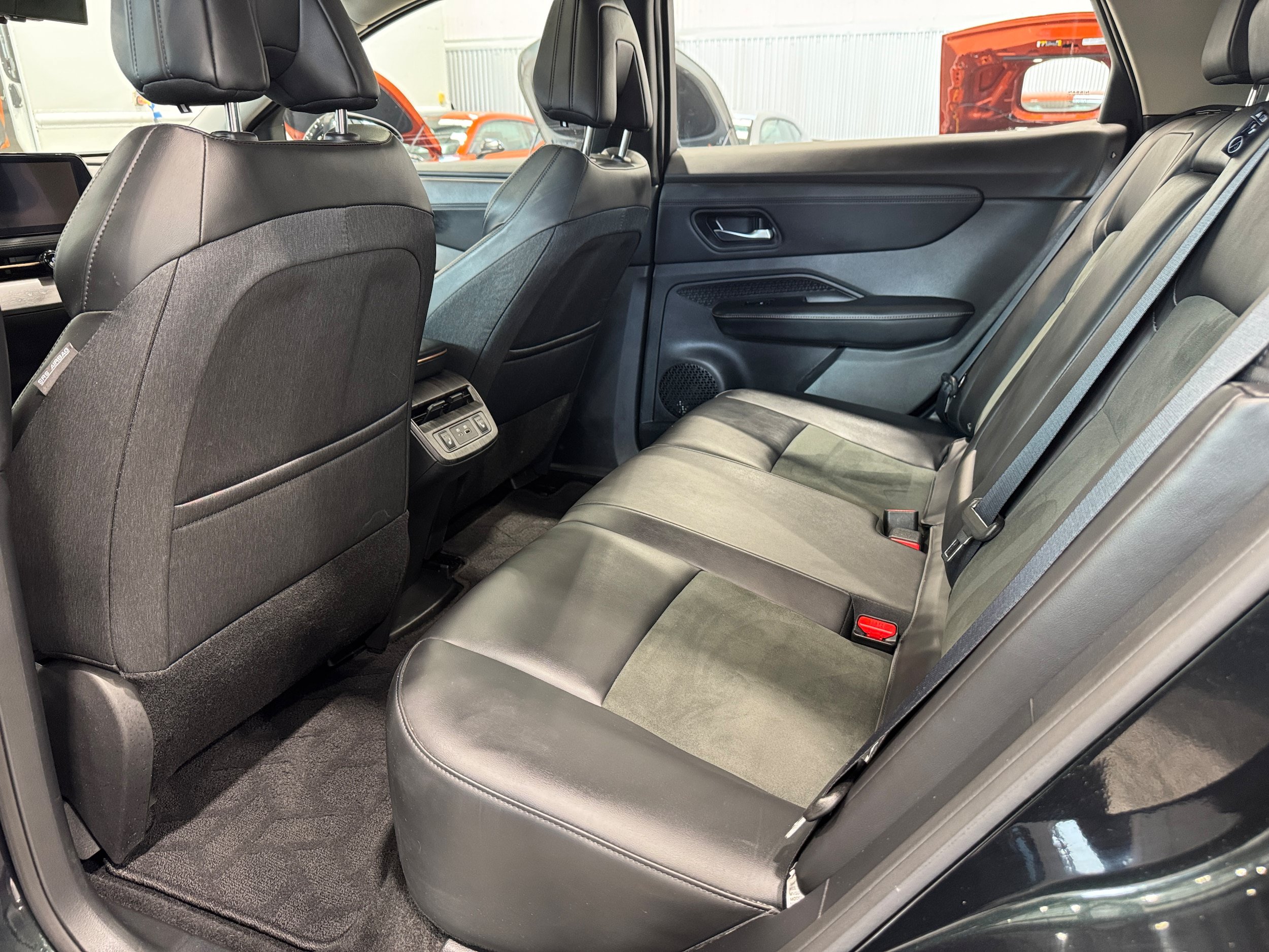 Used 2024 Nissan Ariya AWD image 14