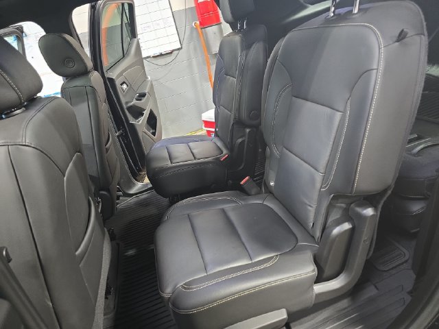 Used 2023 Chevrolet Traverse LT w/ LT Premium Package AWD/4WD image 19