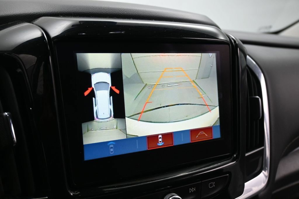 Used 2018 Chevrolet Traverse Premier w/ Driver Confidence II Package FWD image 15