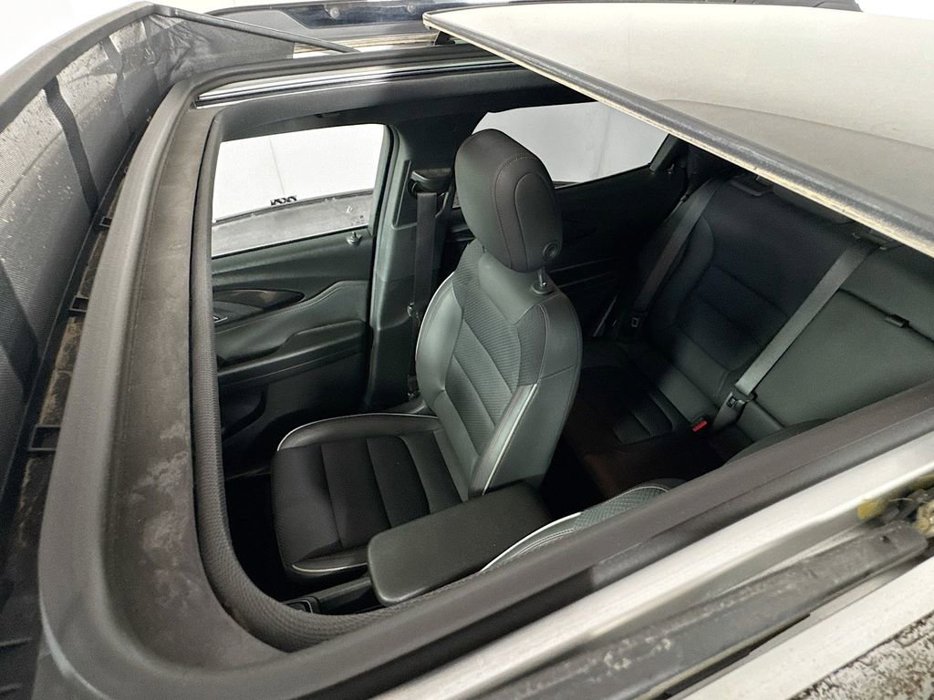 Used 2021 Chevrolet TrailBlazer RS w/ Sun and Liftgate Package image 24