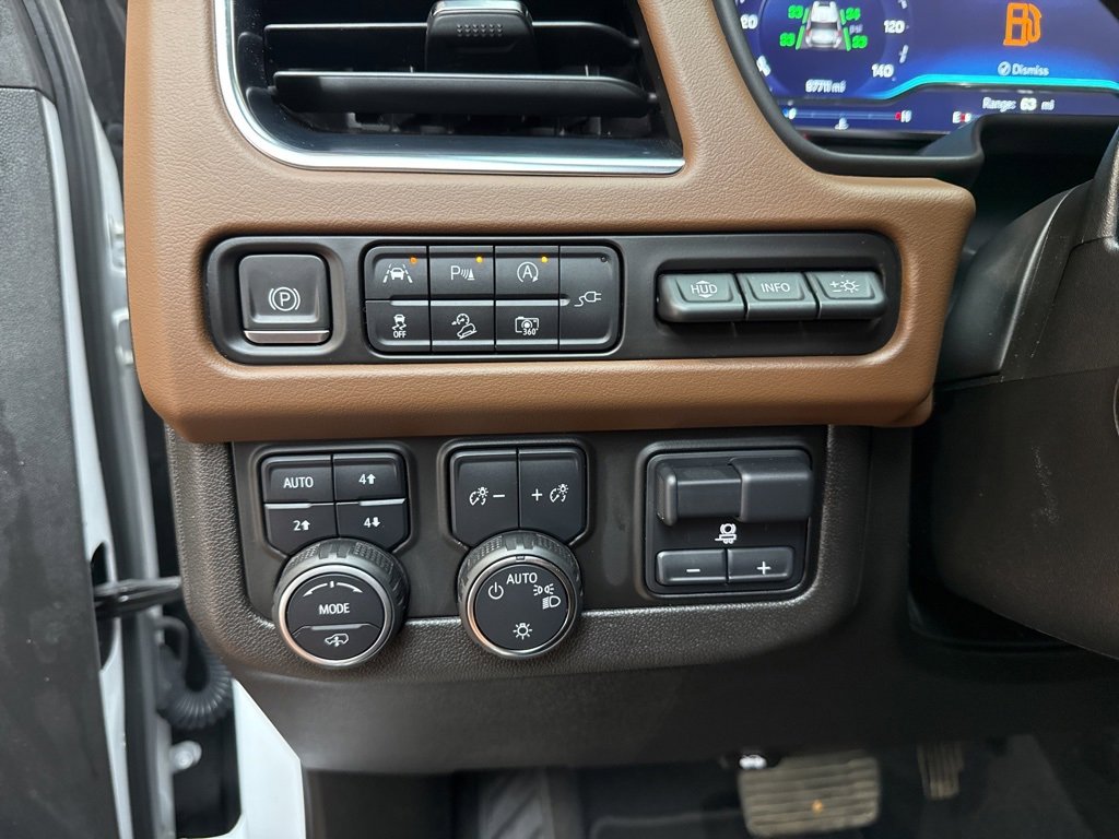 Used 2022 Chevrolet Suburban High Country image 26