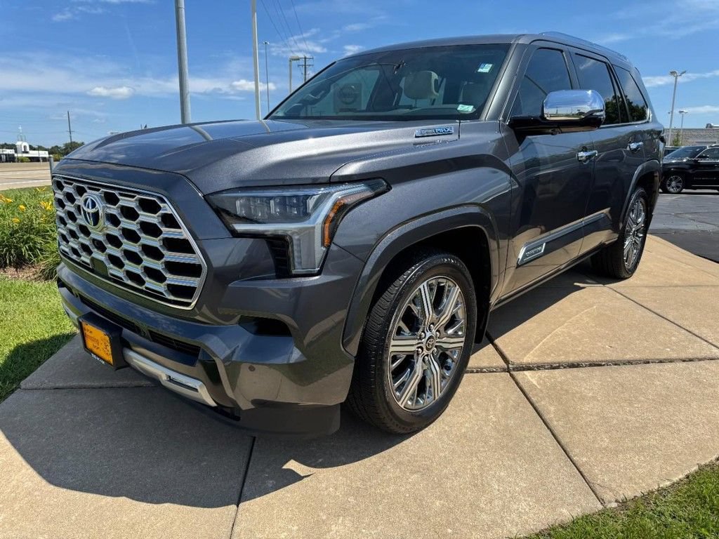 Used 2024 Toyota Sequoia Capstone AWD/4WD image 3