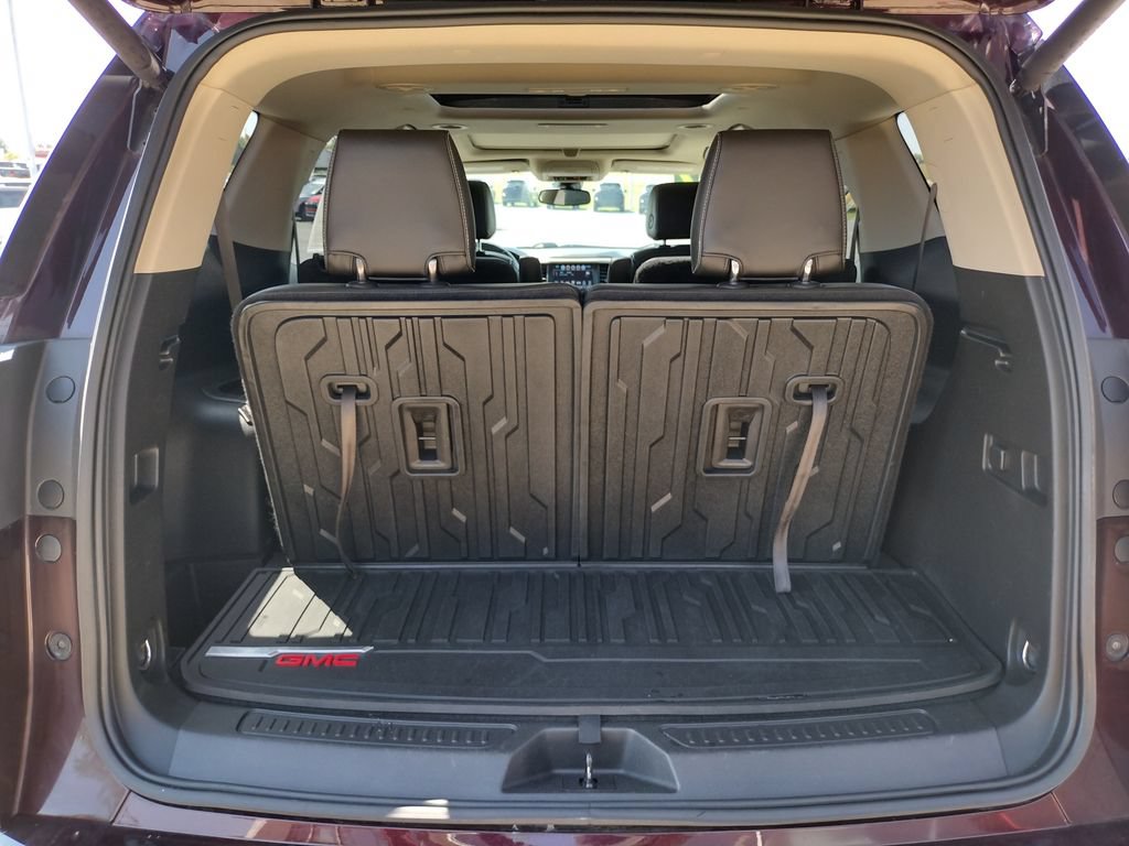 Used 2017 GMC Acadia Denali w/ Technology Package AWD/4WD image 18