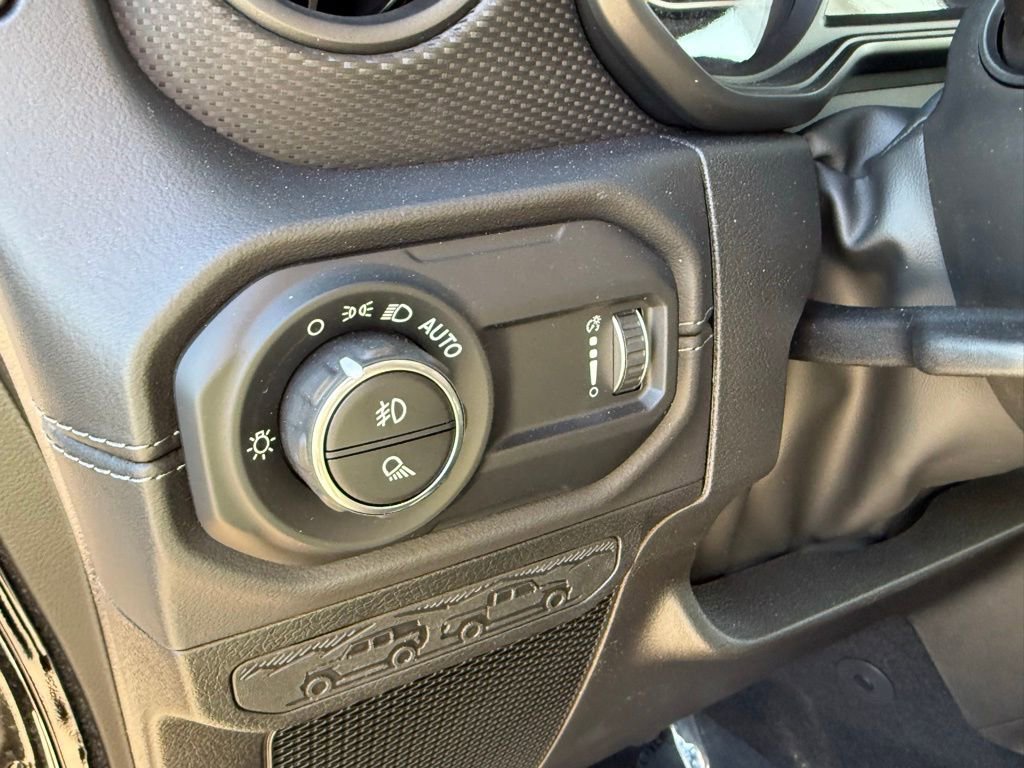 New 2025 Jeep Gladiator Rubicon w/ Convenience Group image 13