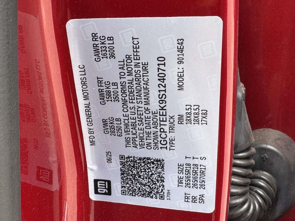 Used 2025 Chevrolet Colorado Trail Boss AWD/4WD image 28