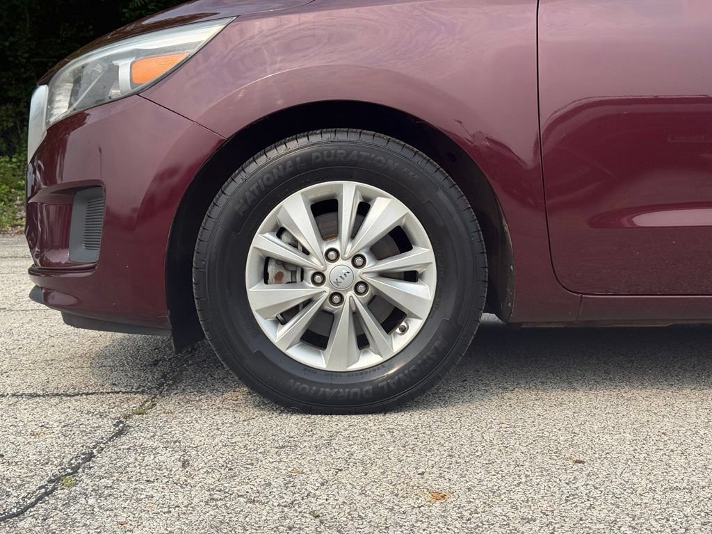 Used 2016 Kia Sedona LX w/ LX Convenience Package FWD image 2