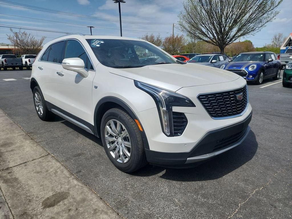 Certified 2022 Cadillac XT4 Premium Luxury w/ Enhanced Visibility Package image 2