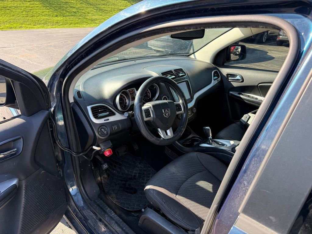 Used 2014 Dodge Journey SXT w/ Flexible Seating Group image 8