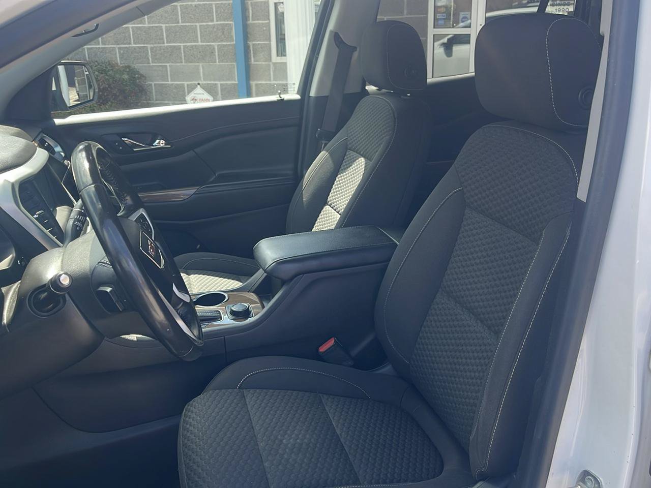 Used 2019 GMC Acadia SLE AWD/4WD image 17