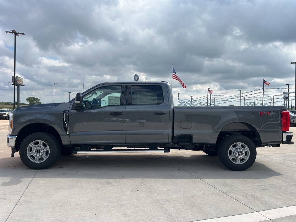 New 2026 Ford F350 XLT image 4