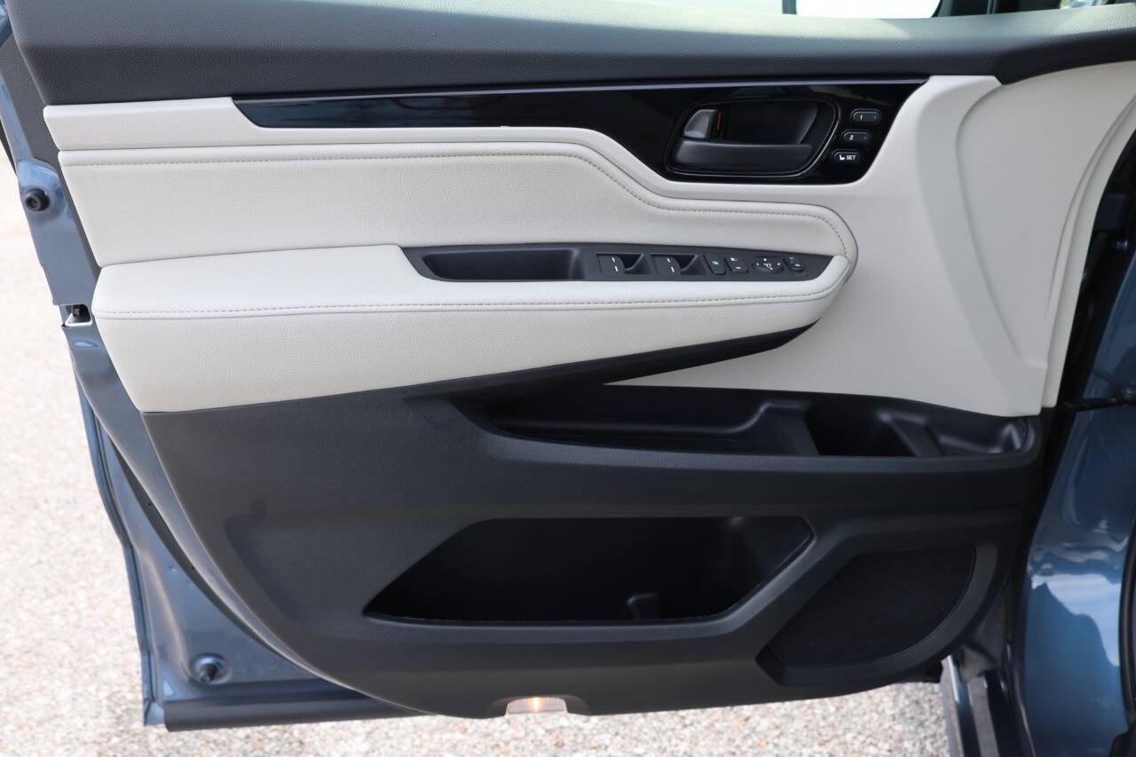 Used 2025 Honda Odyssey Touring image 12