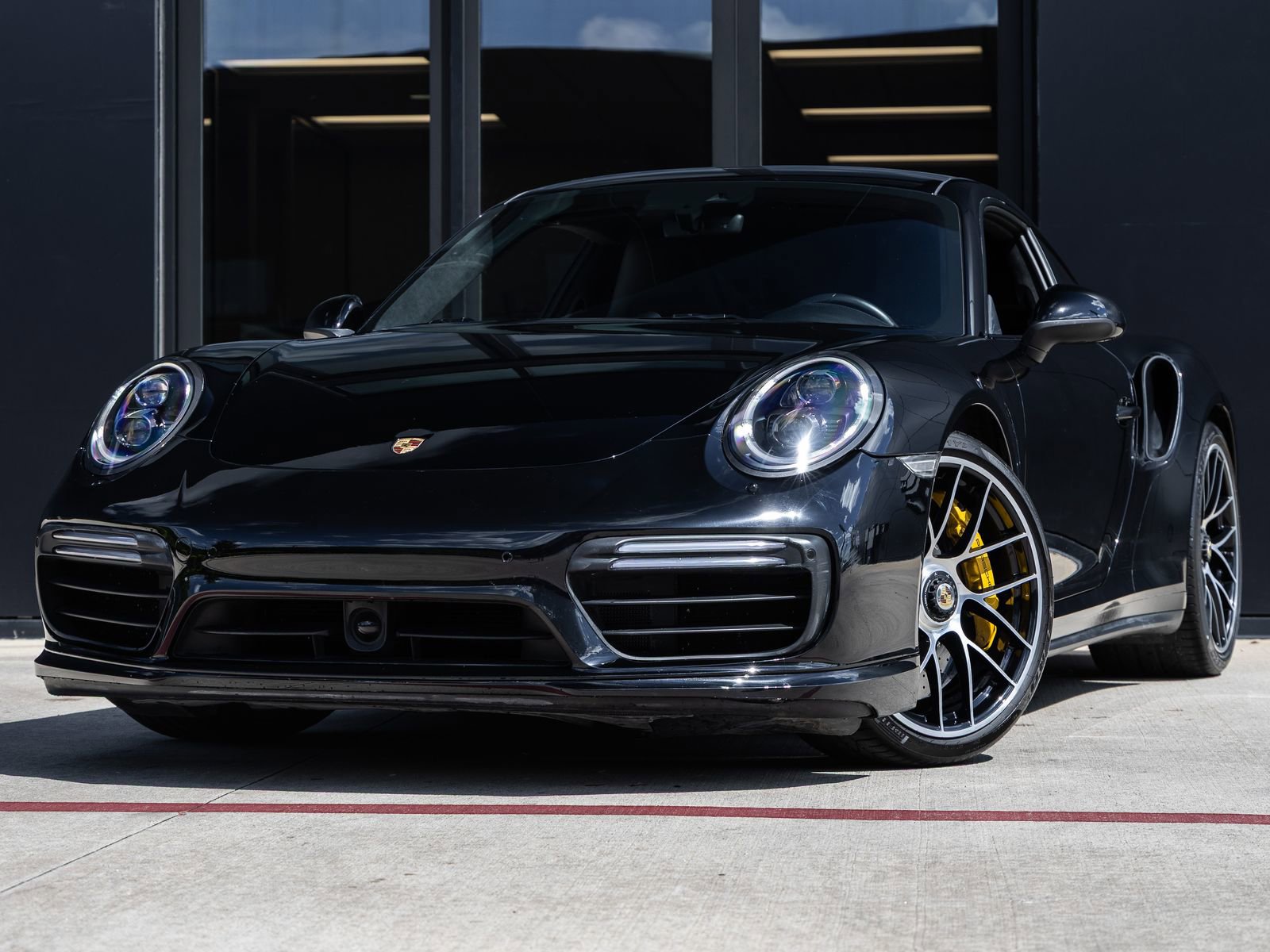 Certified 2018 Porsche 911 Turbo S image 1
