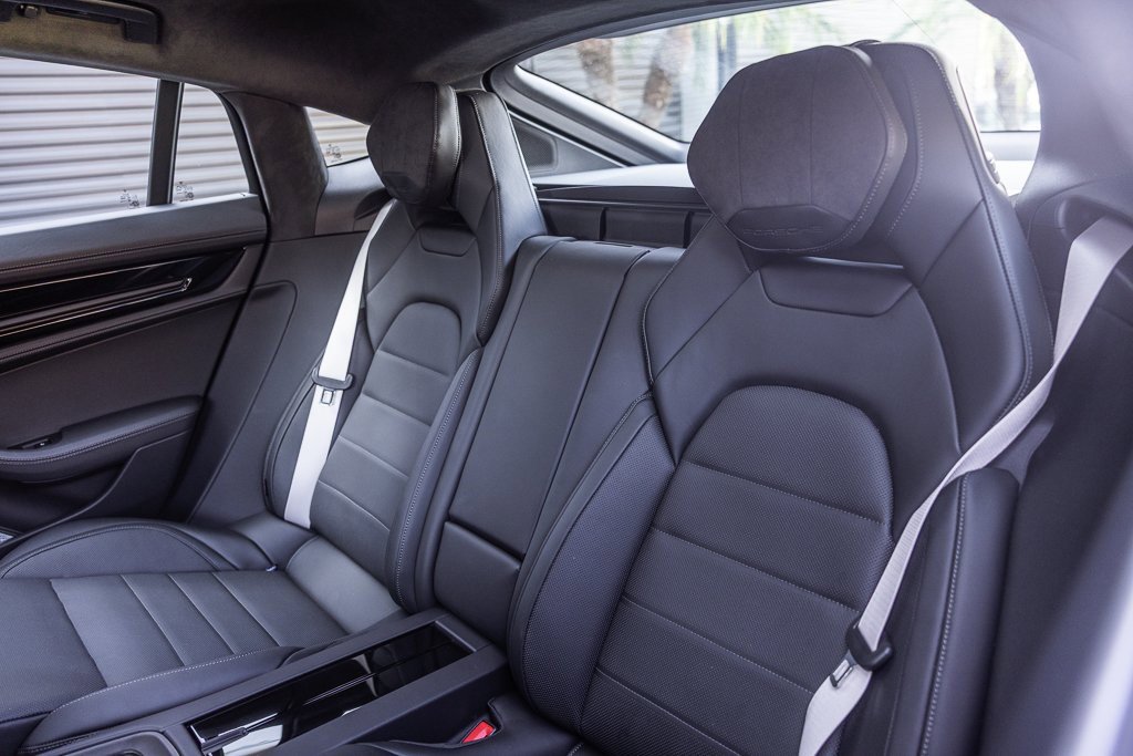 Certified 2025 Porsche Panamera GTS image 17