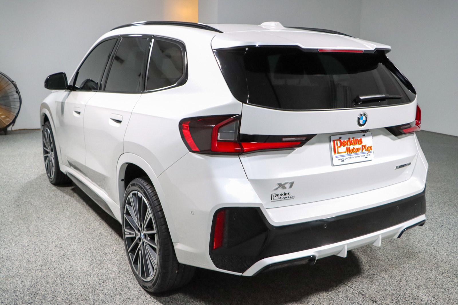 Used 2023 BMW X1 xDrive28i w/ Premium Package AWD/4WD image 9
