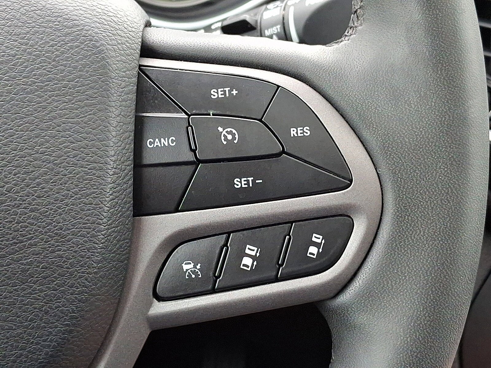 Used 2022 Jeep Cherokee Limited AWD/4WD image 23