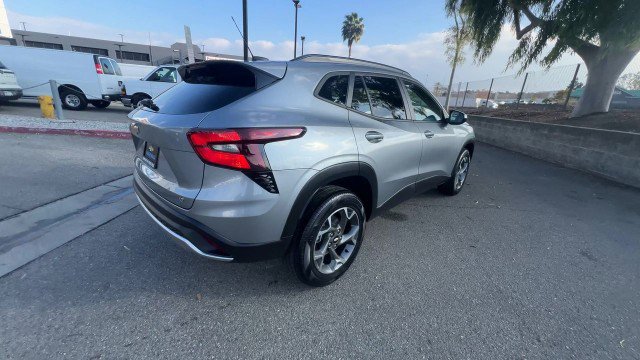 Used 2024 Chevrolet Trax LT image 8