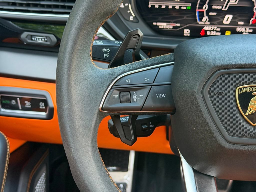 Used 2022 Lamborghini Urus AWD/4WD image 45